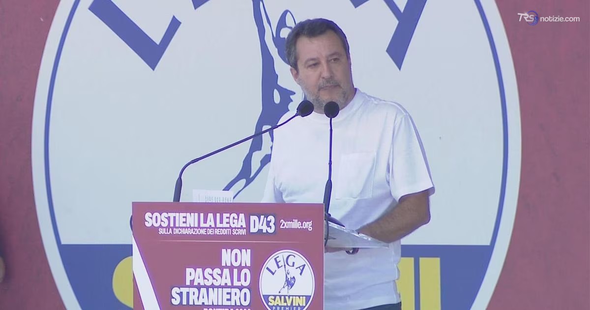 Lega, Salvini annuncia Congresso straordinario: "Torno per chiedere la fiducia della mia famiglia"