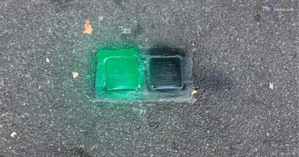 Vernice sulle pietre d'inciampo per Spizzichino e Spagnoletto a Roma