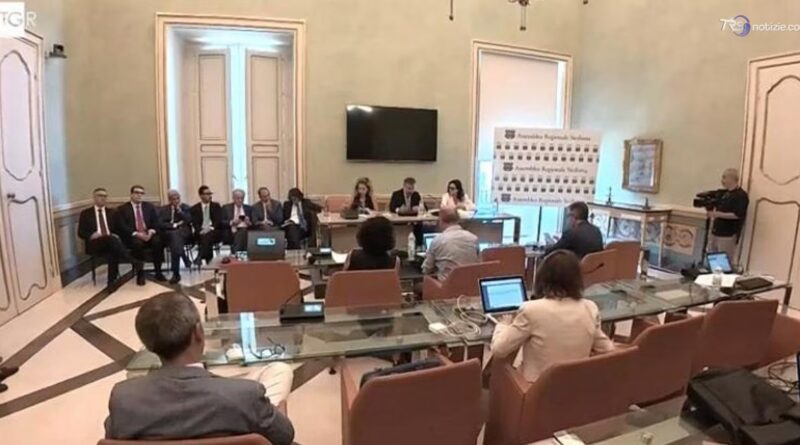 Politica, vertice di maggioranza e manovra
