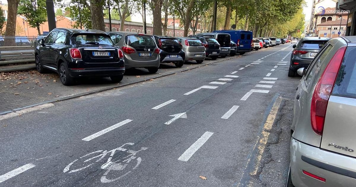 Morto bambino in bici investito da un'auto a Torino