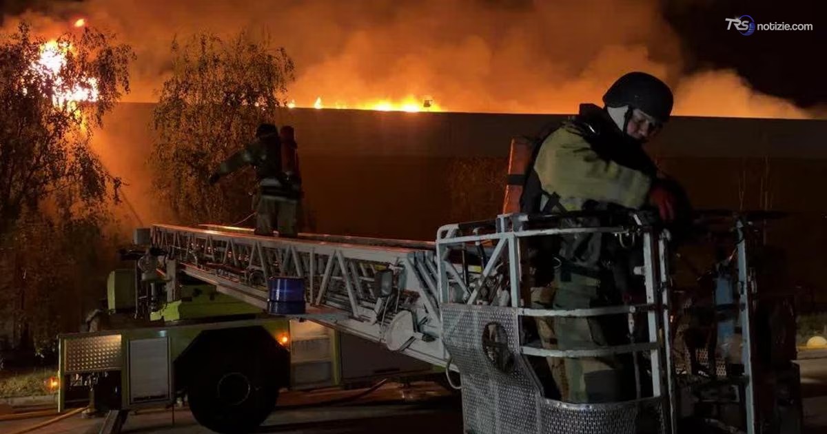 Nuovi raid russi su centro commerciale di Zaporizhzhia, due i feriti