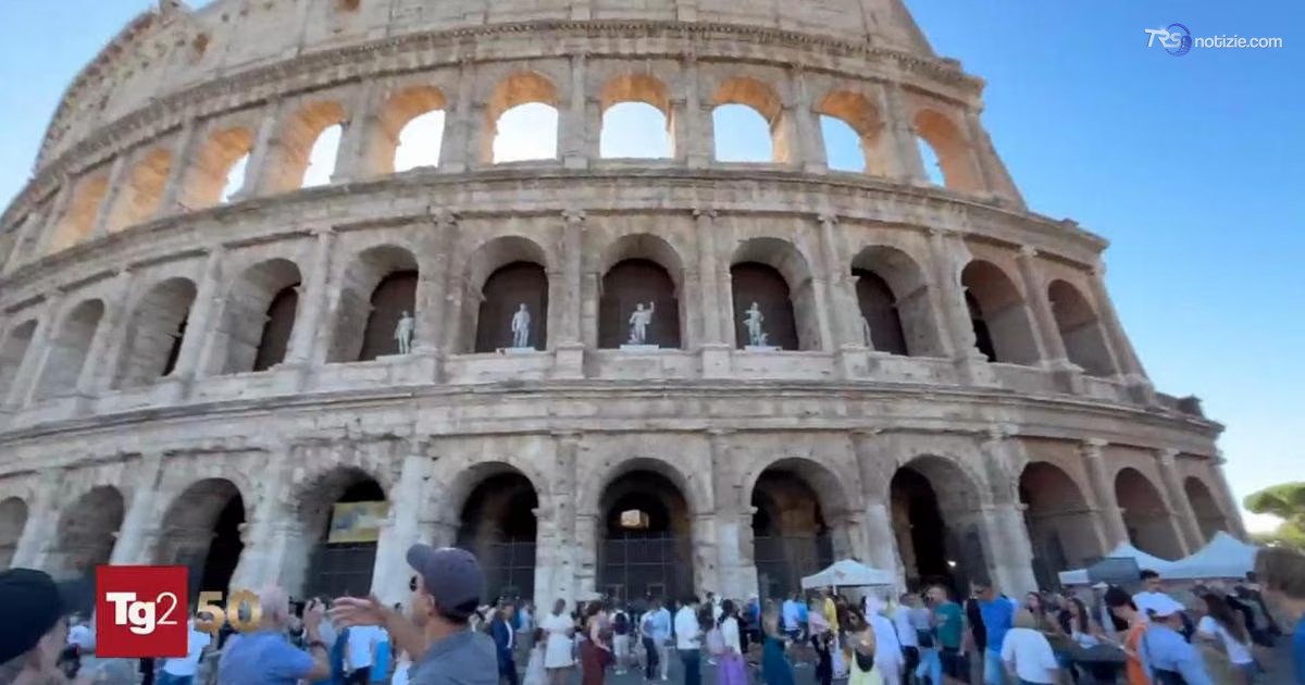 Operaio di 22 anni morto al Colosseo: rocciatore esperto caduto da 10 metri di altezza