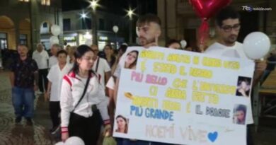 Dopo la fiaccolata per Noemi, le indagini proseguono