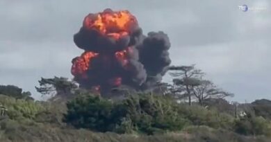 Un jet della Royal Air Force si schianta in Galles, i piloti si salvano con il paracadute
