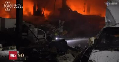 Kiev sotto attacco. Ma i russi non risparmiano altre città. L'alert sugli attacchi a Spagna e Italia