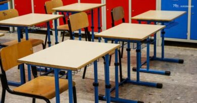 Bambino di 6 anni trovato a scuola con un coltello di 13 centimetri nello zaino