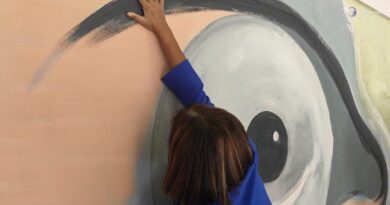 A Roma il murales che si può “leggere” con le mani: l’arte diventa accessibile anche a chi non vede