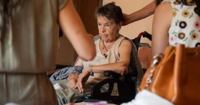 Lo sfratto di Maricarmen, la crisi abitativa in Spagna e le tensioni nel governo Sanchez