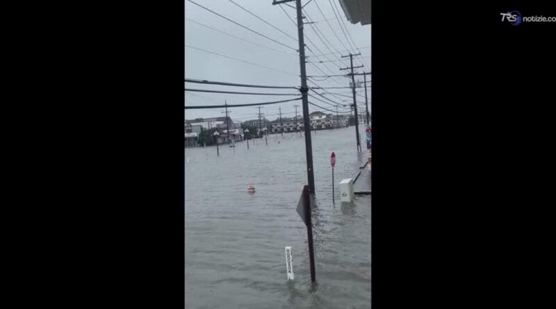 Muro d'acqua sul New Jersey: la tempesta fa tremare la costa, città sommerse e migliaia al buio