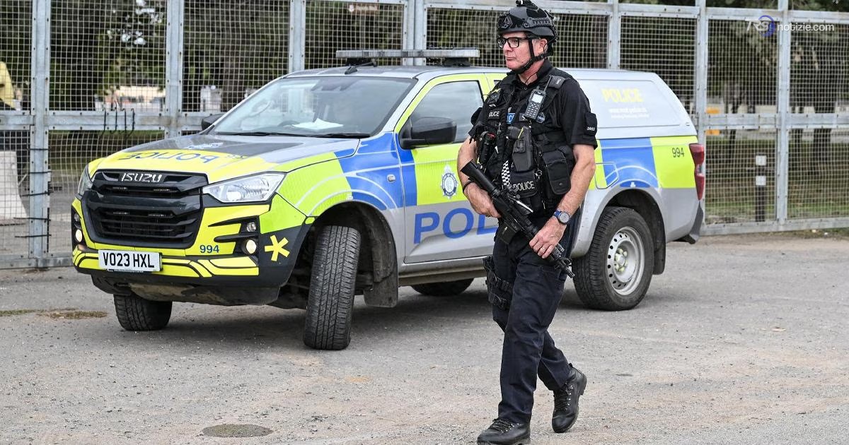 Regno Unito, tutti britannici tra i 23 e i 25 anni i 5 arrestati per attacco sventato alla base Raf
