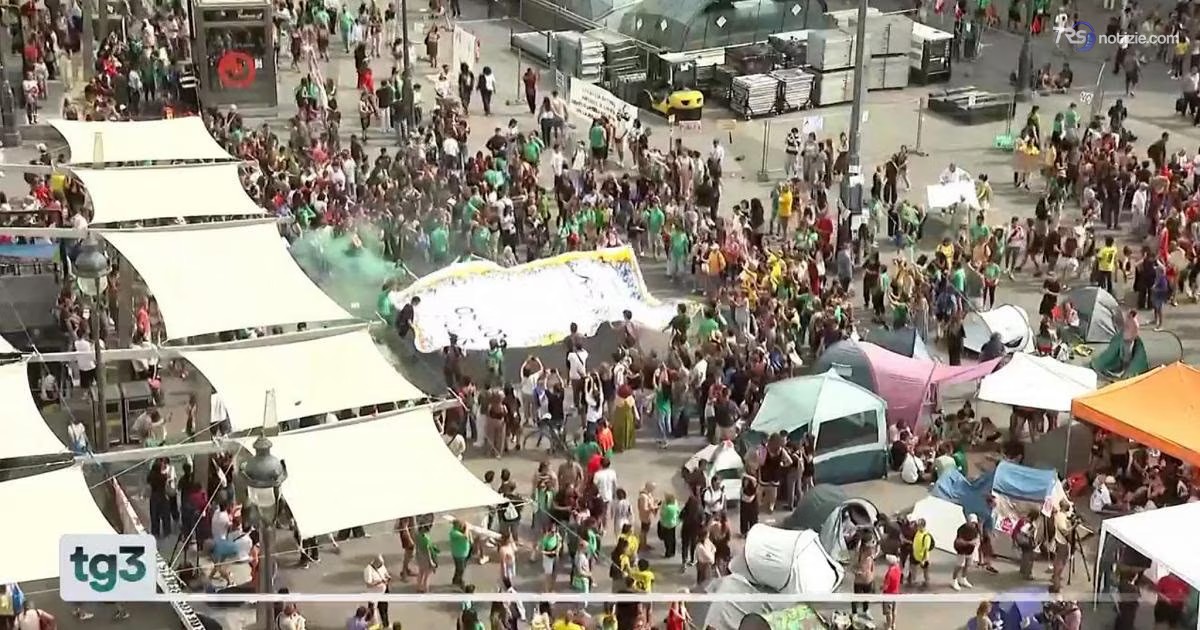 A Madrid tornano gli ‘indignados’: lotta contro gli sfratti