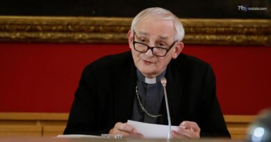 Il cardinale Zuppi a Mosca: "Vogliamo contribuire a porre fine alle sofferenze"