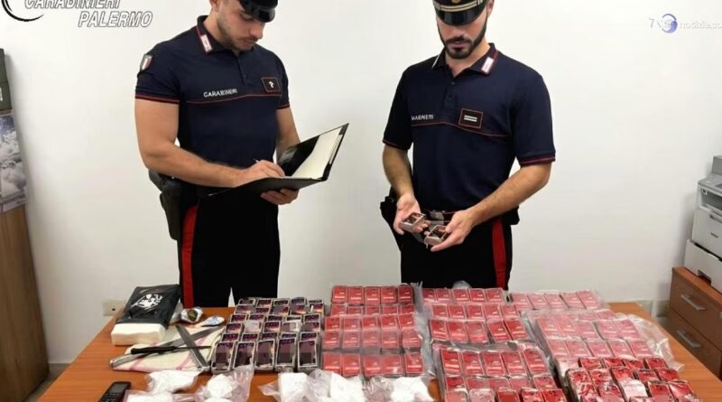Sequestrati 17 chili di droga, 6 arresti