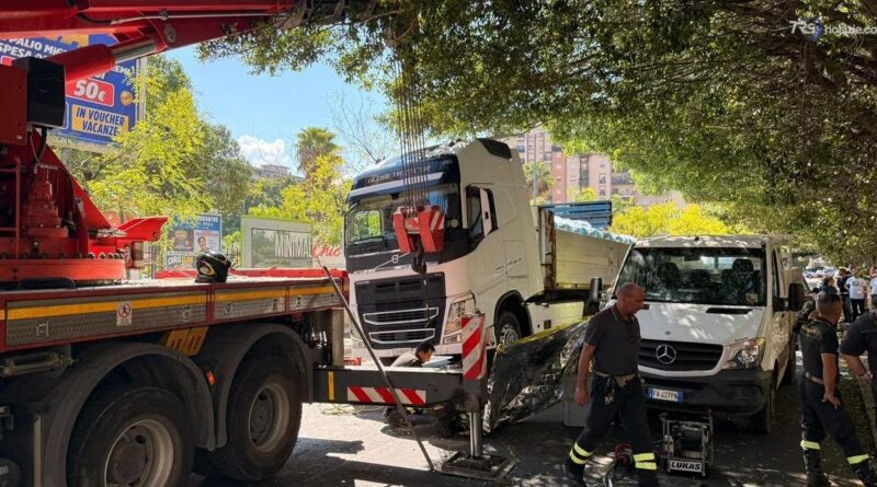 Ciclista muore a Palermo travolto da un Tir