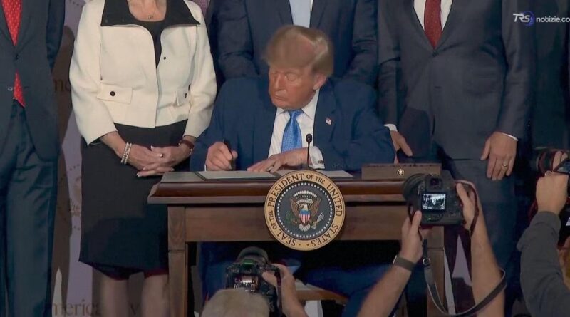 Donald Trump e la nuova "età dell'oro": vertice con i big della tecnologia