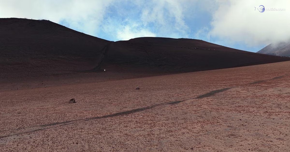 L'Etna come Marte, la terra si tinge di rosso dopo l'attività vulcanica delle ultime ore