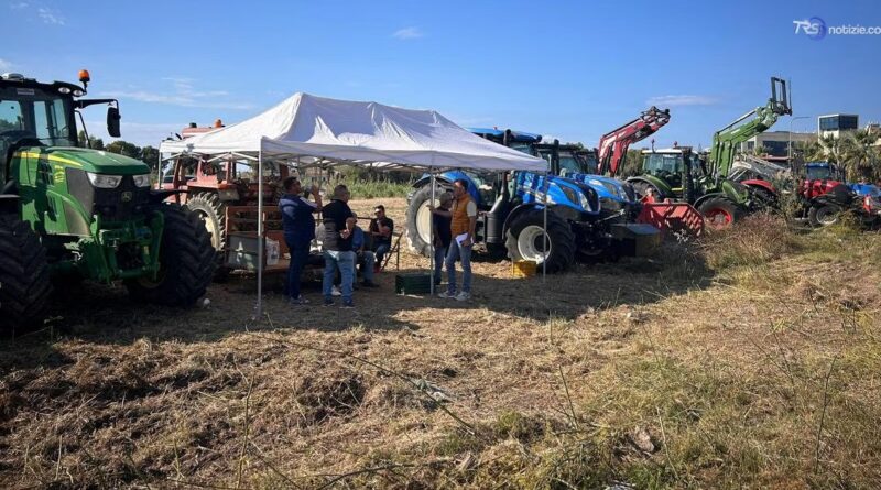 Caro carburanti, continua ad oltranza la protesta davanti al tribunale di Gela