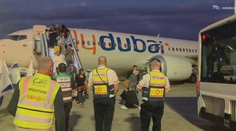 Piloti fuori servizio e passeggeri, gli eroi del volo FZ1073 Dubai-Tel Aviv