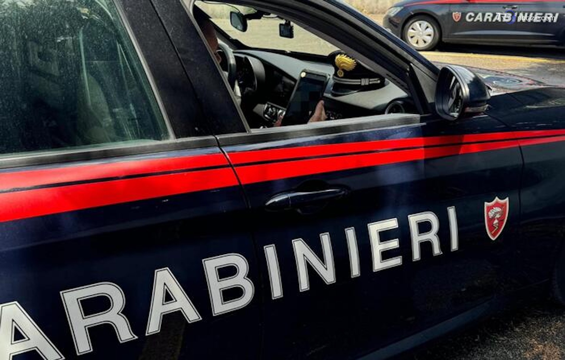 Colpi d’arma da fuoco contro un palazzo: le indagini