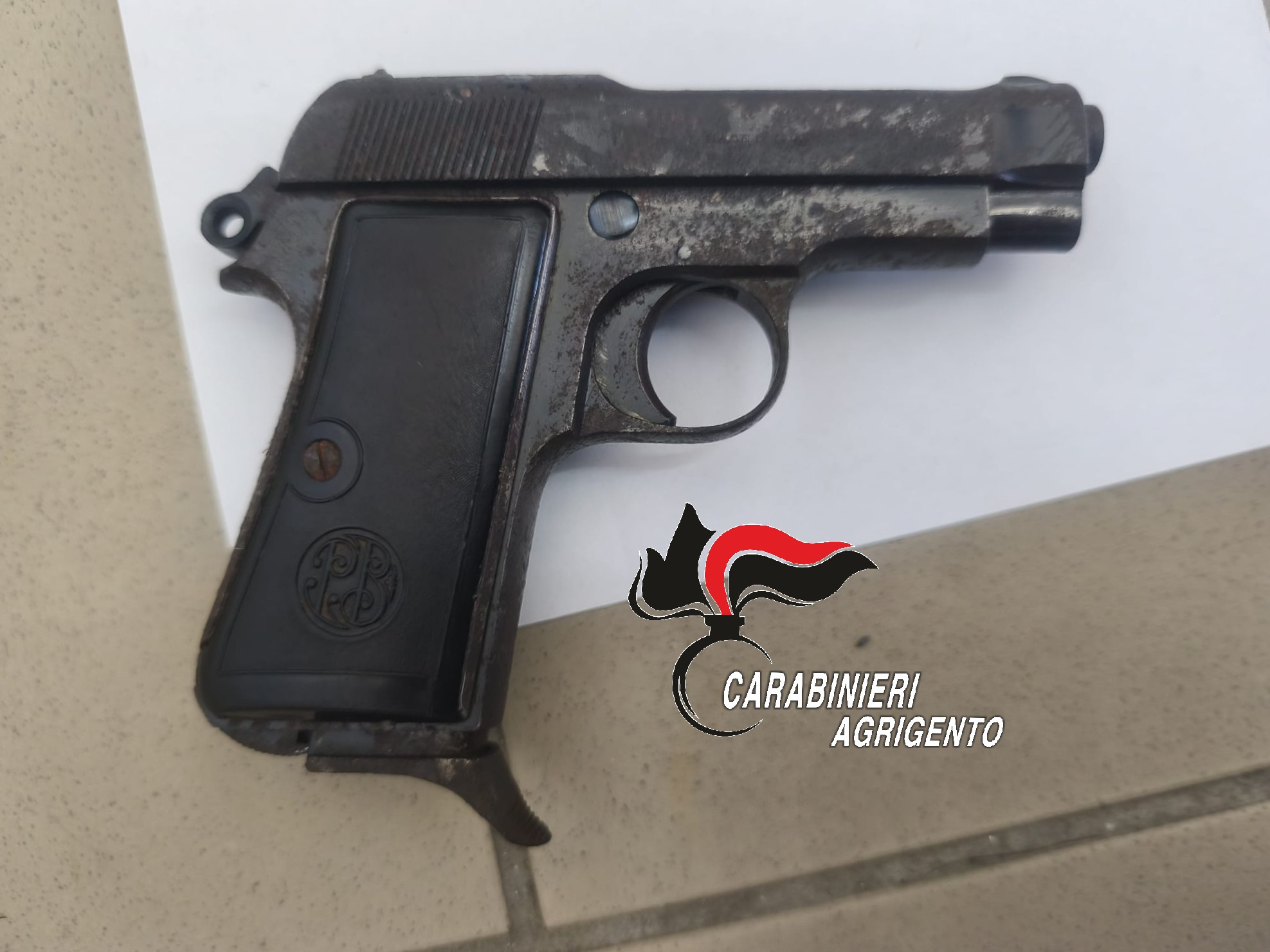 Casteltermini, armi e 1,8 chili di cocaina: arrestato un 67enne