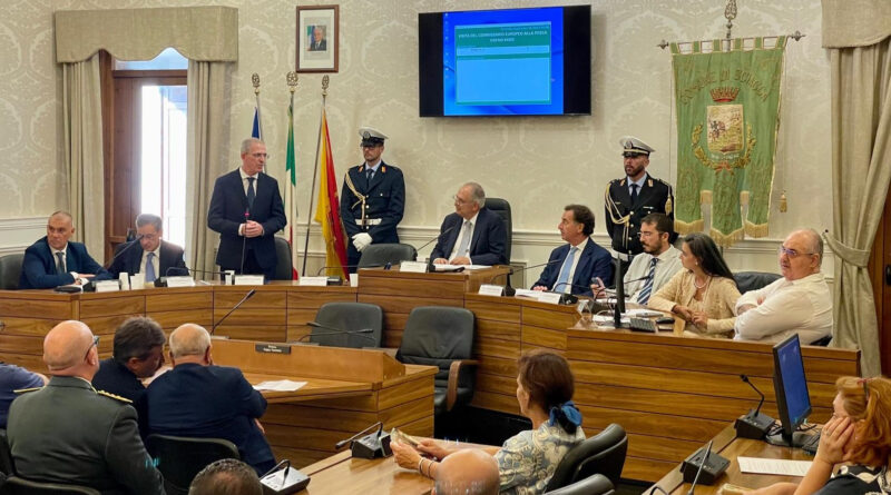 Visita storica a Sciacca del Commissario UE Kadis: il confronto con le marinerie e le priorità per la pesca siciliana