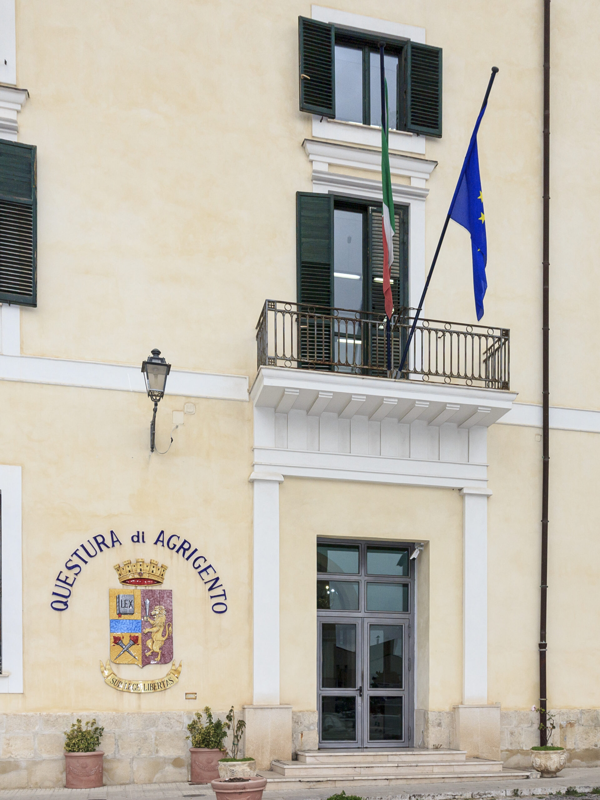 Truffa online e sostituzione di persona, arrestato ad Agrigento: deve scontare un anno e dieci mesi