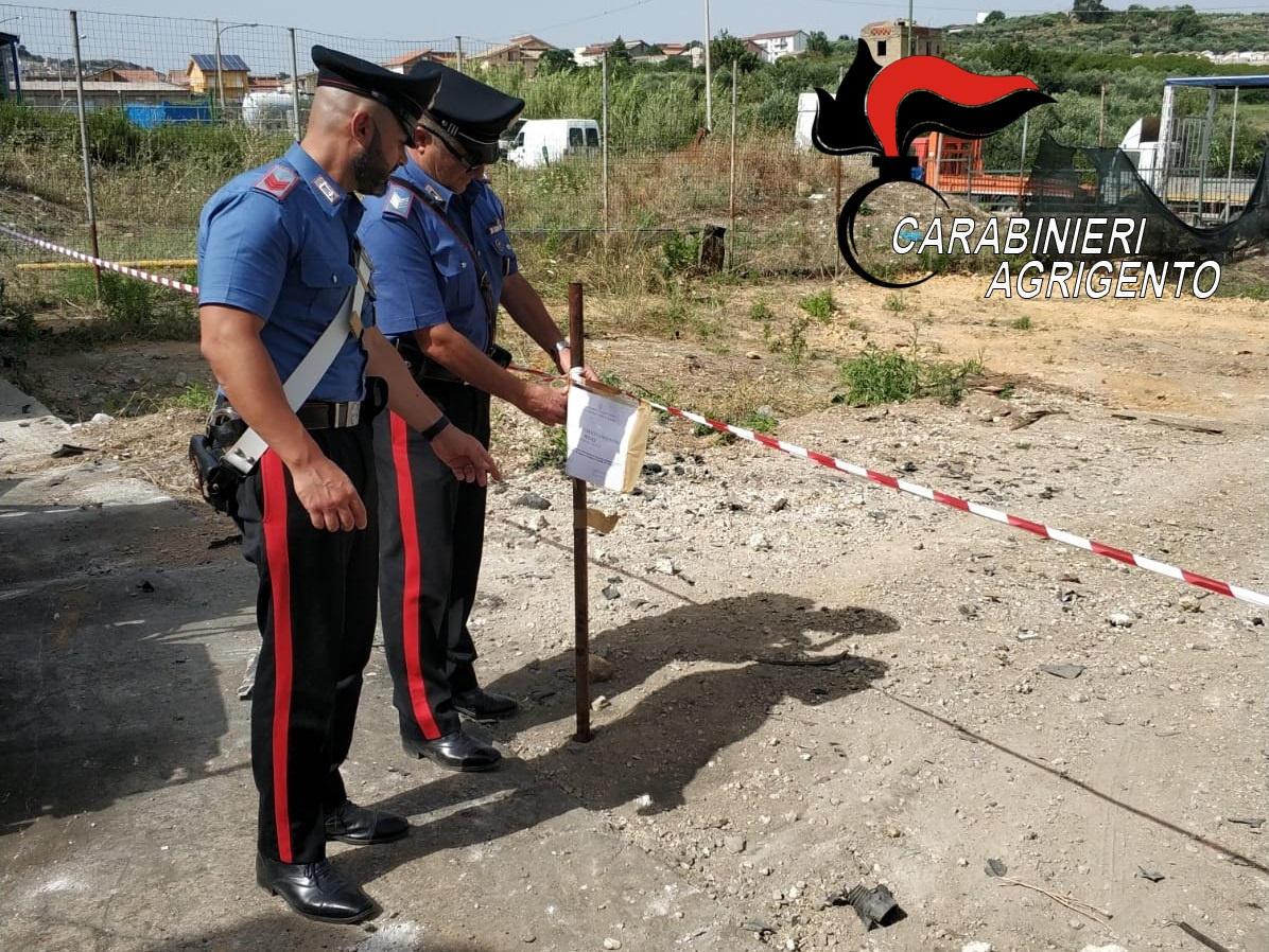 Licata, rifiuti speciali e materiali con amianto in un fondo agricolo: area sequestrata e due coniugi denunciati