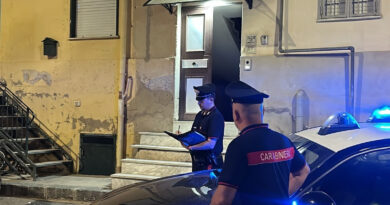 Canicattì, 47enne arrestata: sequestrati 263 grammi di marijuana e una sostanza rosa
