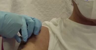 Covid, sulla sedia a rotelle dopo il vaccino: condannato il ministero