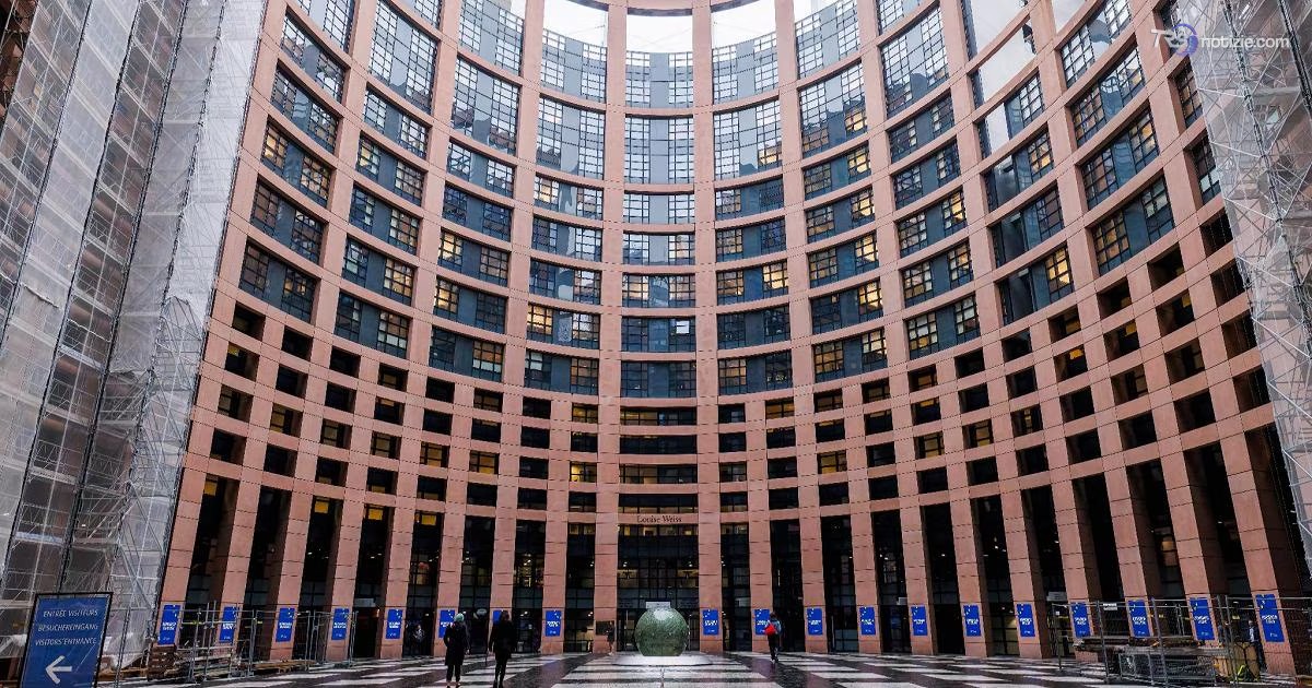 Muro europeo contro le auto cinesi: l’Ue valuta il tetto all’import delle ibride
