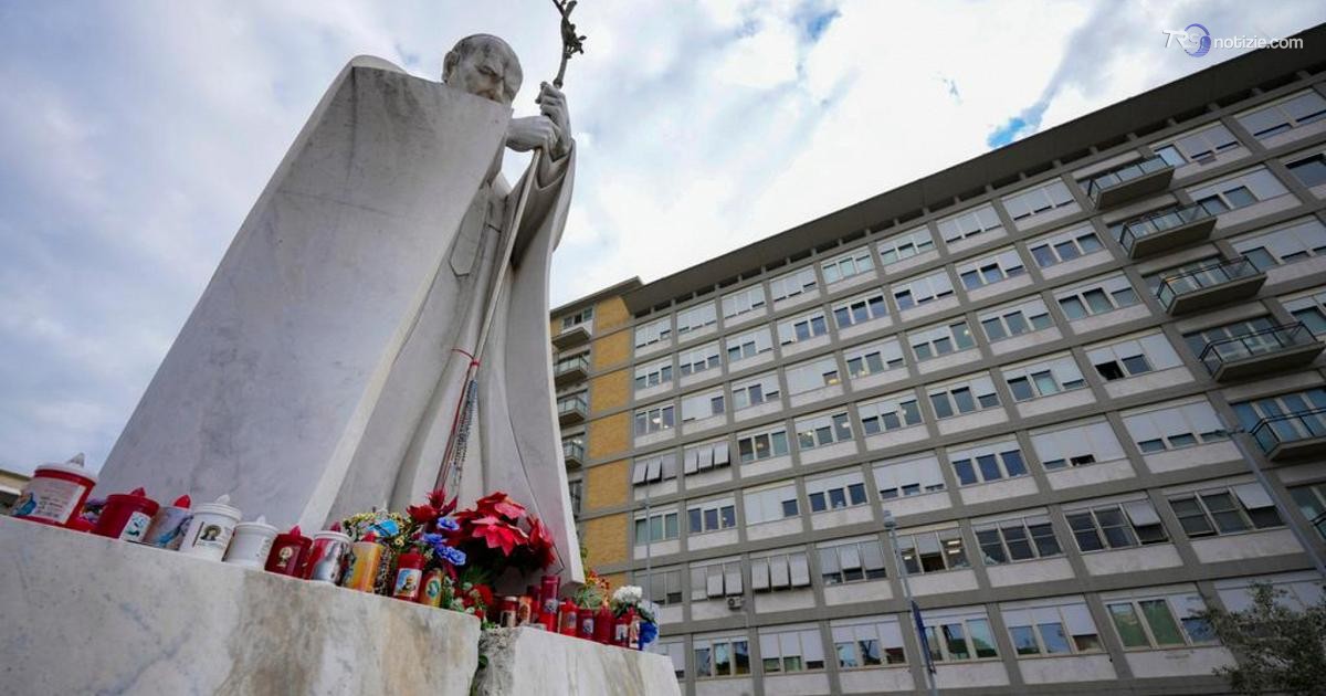 Papa, il ricovero domani al Gemelli