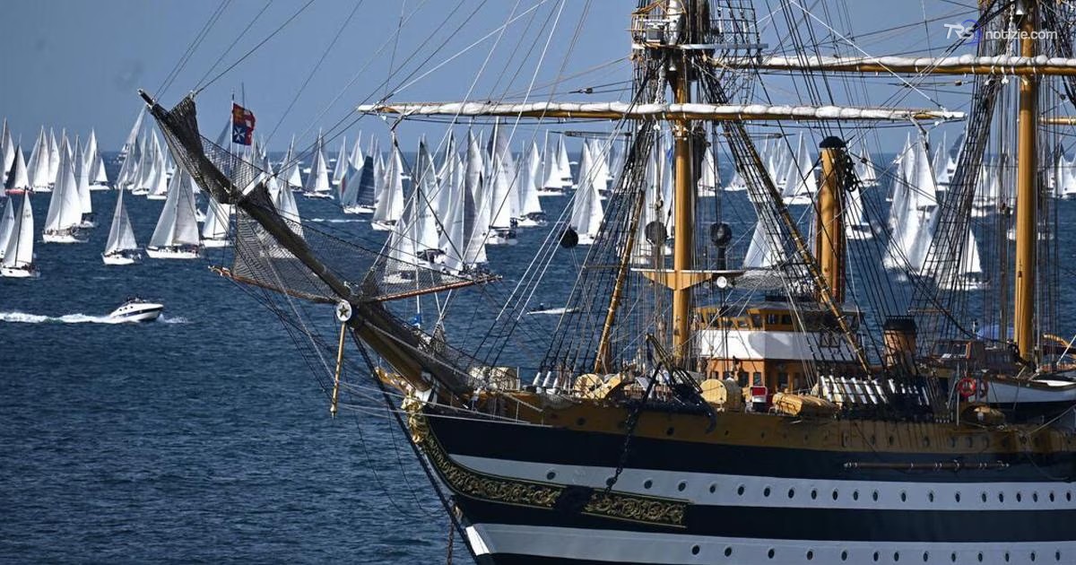 Vela, la carica dei 20.000 imbianca il Golfo di Trieste