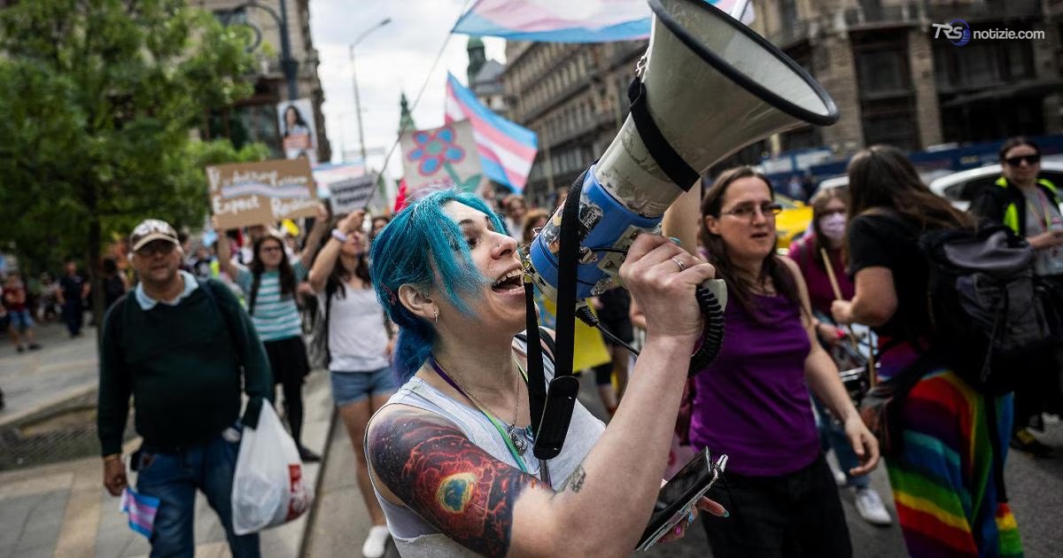 Ungheria, abrogate le leggi di Orban contro la comunità Lgbt. Bruxelles sblocca i fondi di coesione