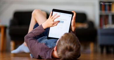 Troppi social e chat, il no dei pediatri allo smartphone personale prima dei 13 anni