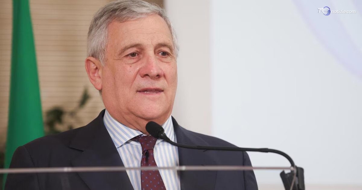 Tajani a Renzi: “Il centro è solo FI”