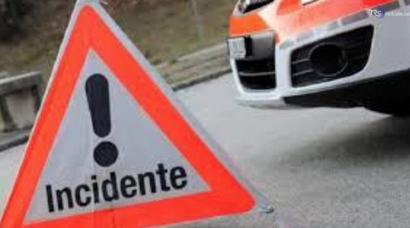 Incidente sulla A20, muore motociclista
