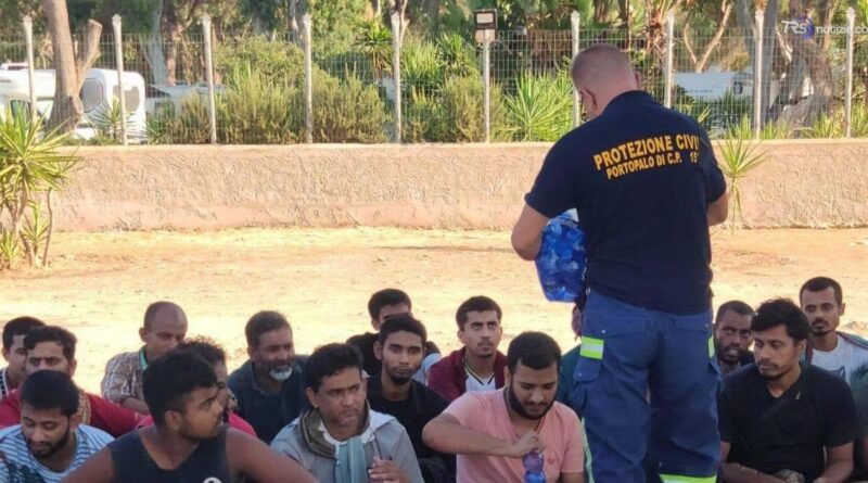 Sbarco di migranti nel siracusano