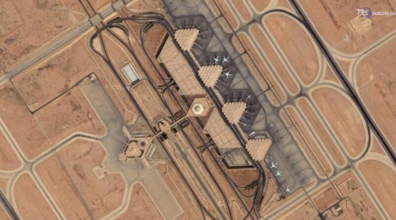 Houthi: missili contro aeroporto Riad