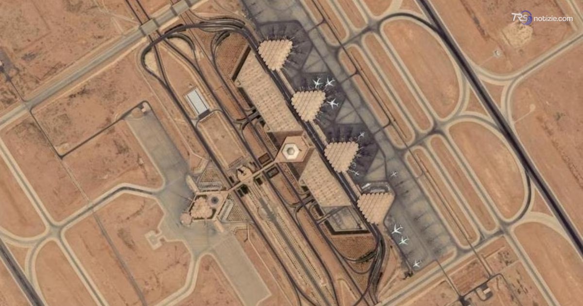 Houthi: missili contro aeroporto Riad