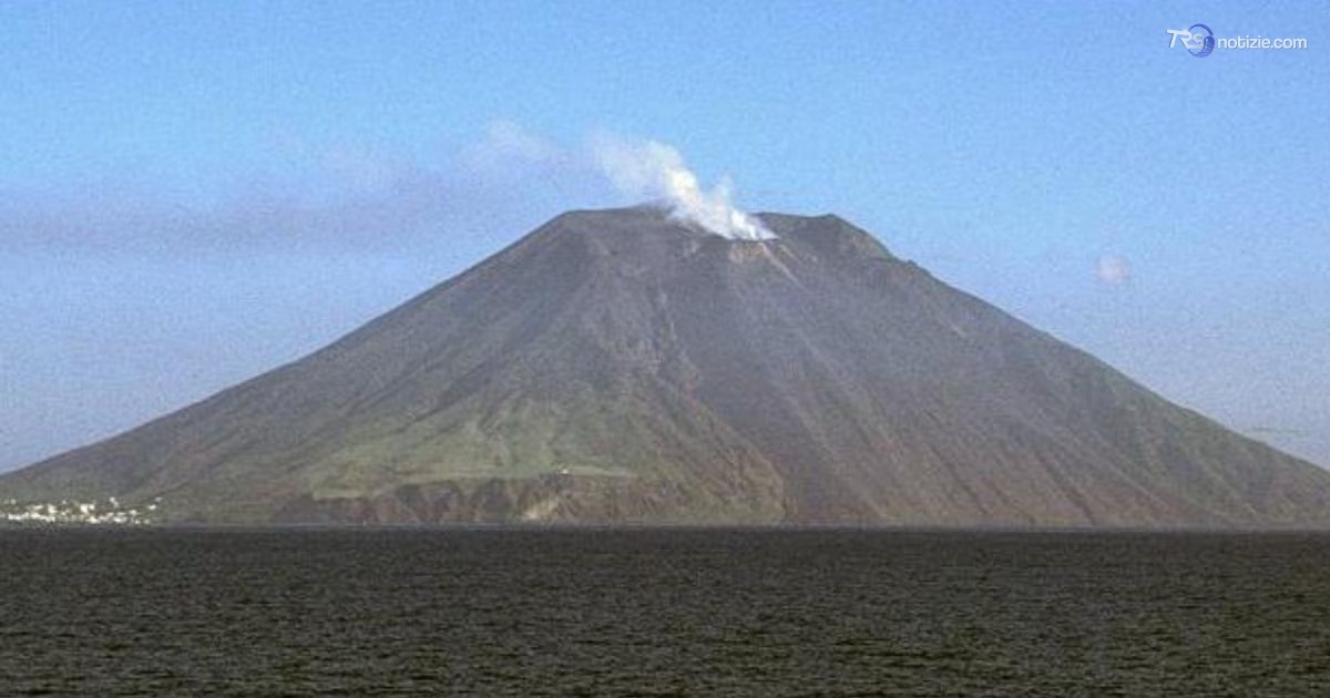 Lo Stromboli si fa sentire. Lava dal cratere Nord