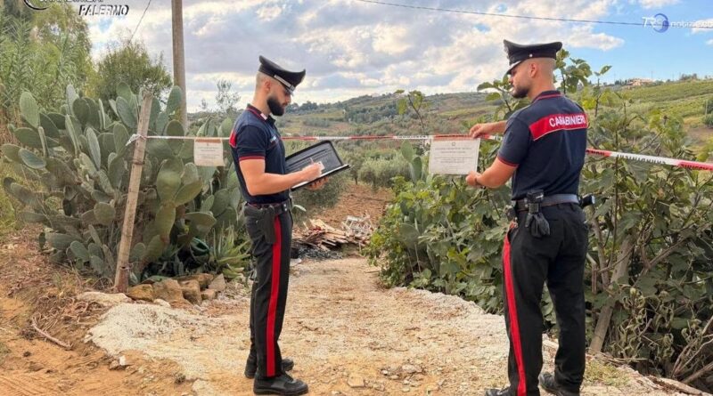 Sorpresi mentre bruciano scarti in plastica, arrestati due uomini