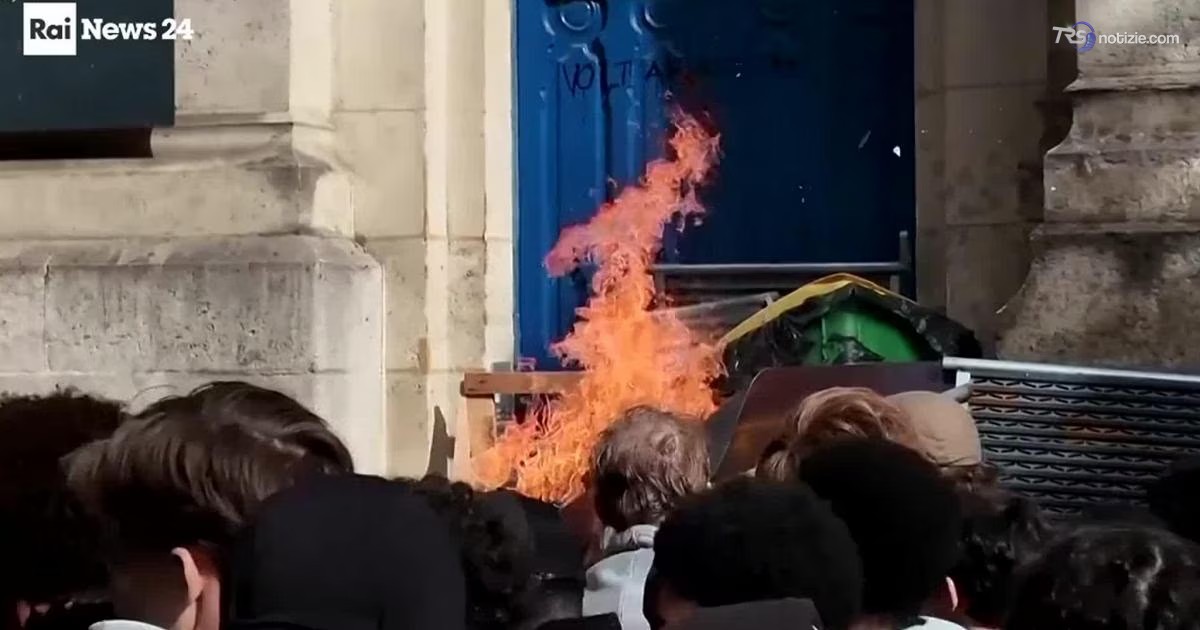 Gli studenti in piazza, Francia nel caos