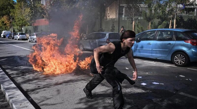 Rivolta Francia, feriti anche 40 presidi