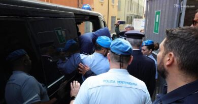 Auto sulla folla a Modena, El Koudri tenta il suicidio in carcere