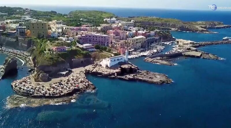 Ventotene, l'isola che nasconde la storia sotto il mare