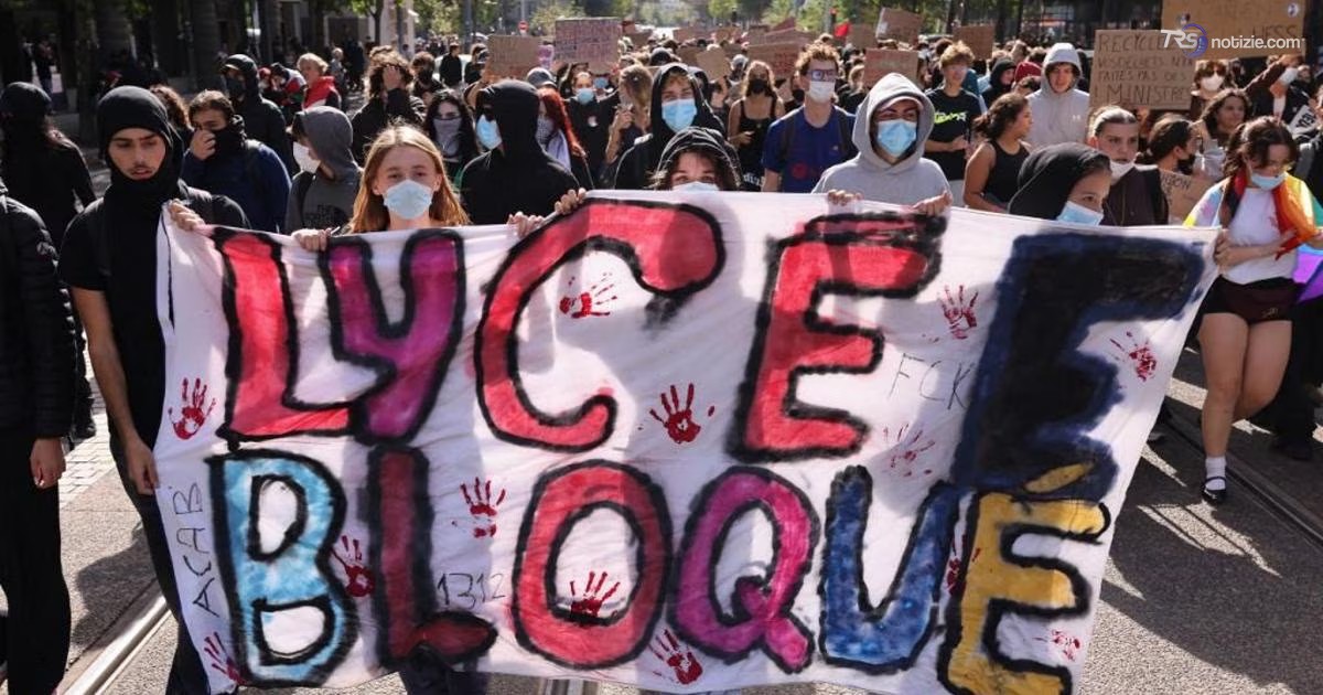 Francia, gli studenti non si fermano: “Dal governo nessuna risposta”