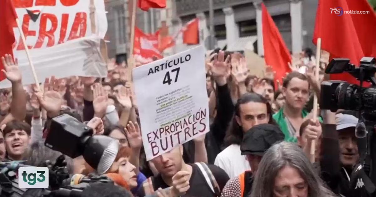 Spagna, il Congresso boccia i decreti anti emergenza casa: ipotesi voto anticipato