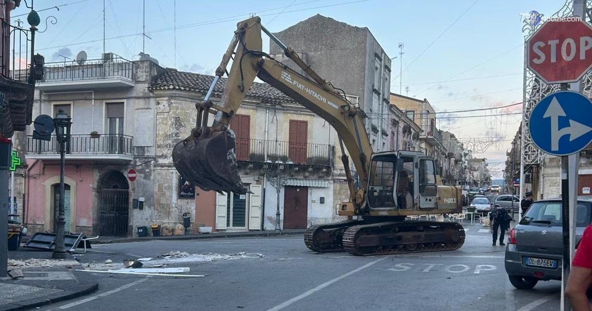 Doppio colpo a Sortino della banda dell'escavatore