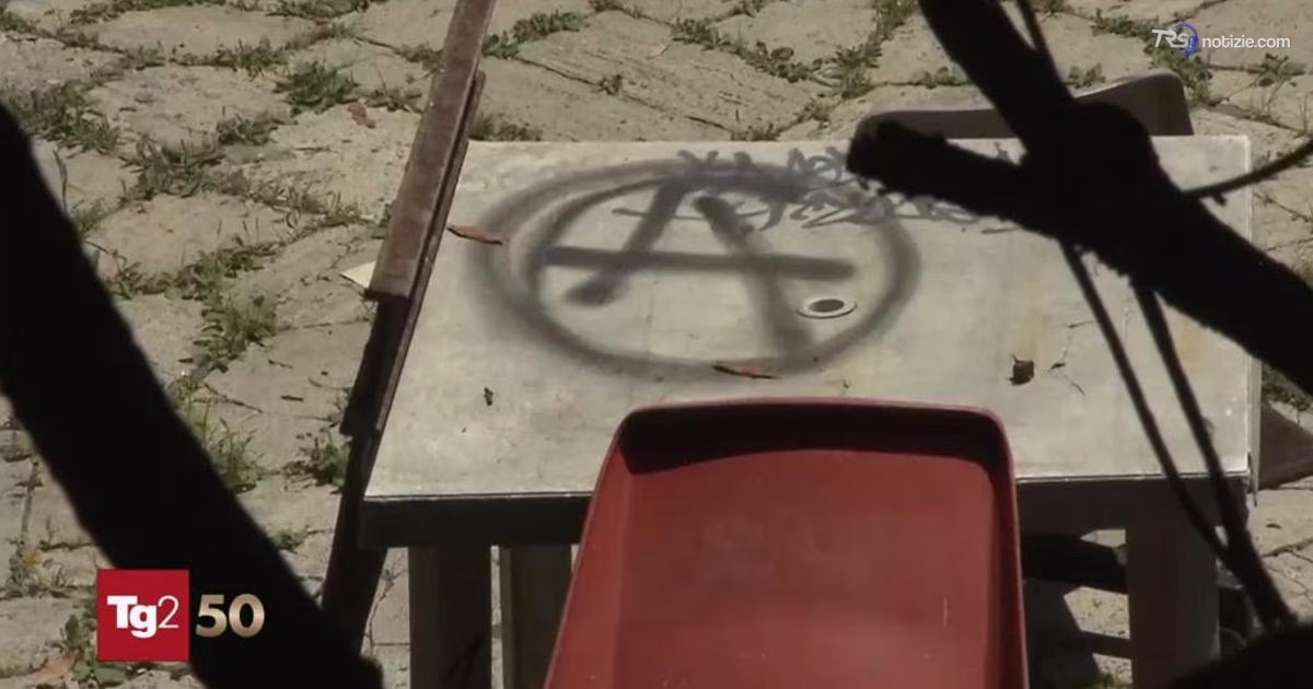 Arrestato anarchico, nel cellulare istruzioni su come preparare ordigni: accusato di terrorismo