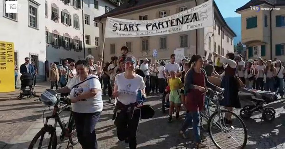 A Merano monta la protesta: contro l'overtourism la prima corsa "schiva-turisti"